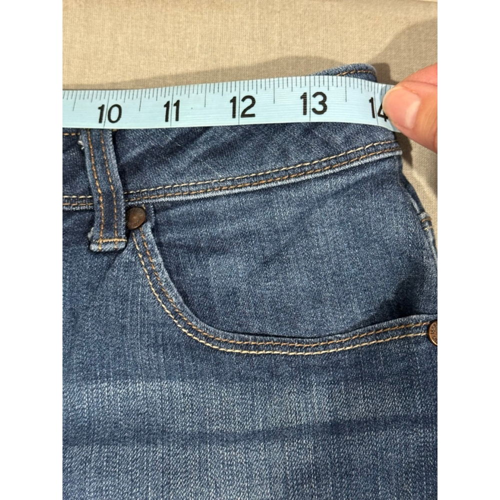 Women's 1822 Denim medium wash Blue Cropped capri Jeans Size 6 - Picture 8 of 11